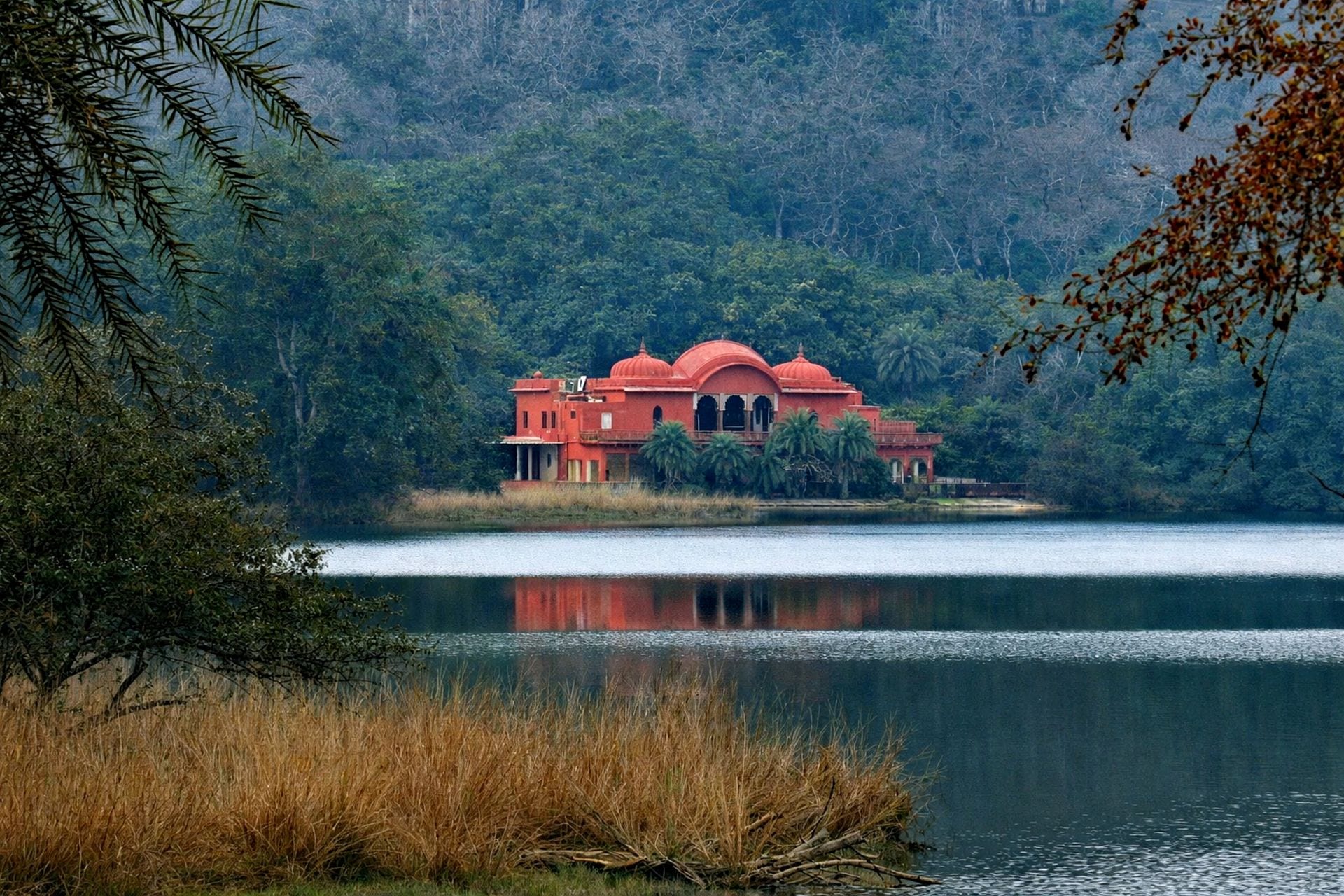 A heritage hunting lodge beside a tranquil lake in Ranthambore
