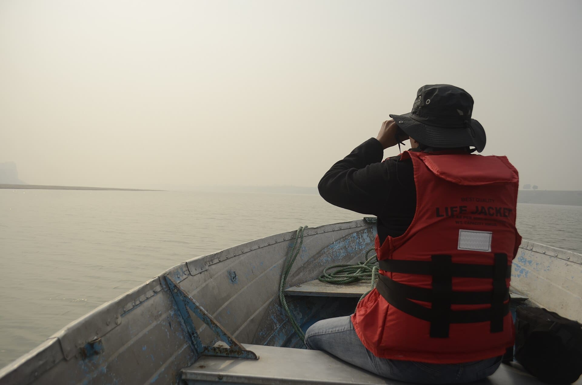 Birdwatching by boat on the Chambal River